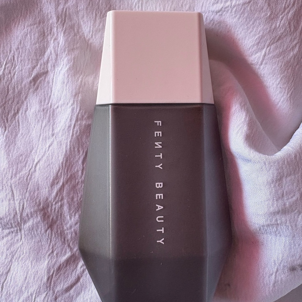 Fenty Beauty Eaze Drop Blurring Skin Tint